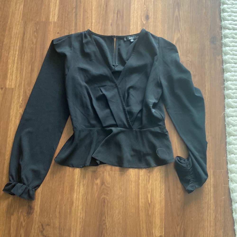 Black Lulus shirt
